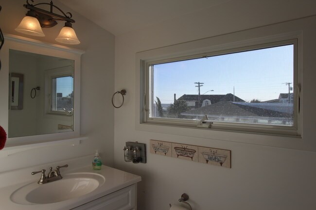 Photo - 147 Captains Dr