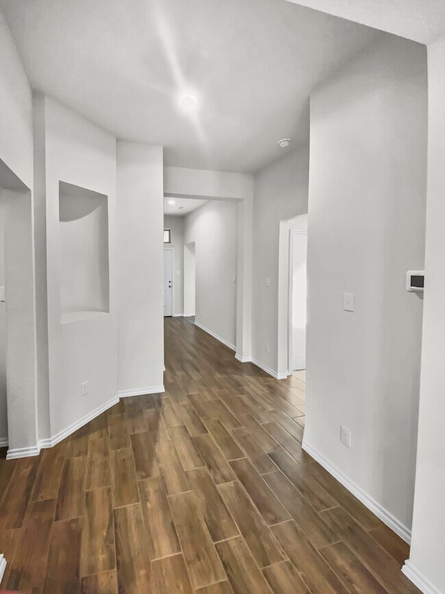 Photo - 10008 Ginkgo Ln