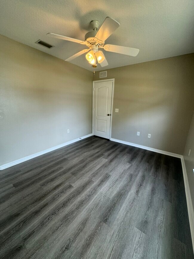 361 Del Monte Rd Townhome Townhome Rental in Sebastian FL