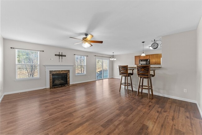 Photo - 467 Parkgate Dr