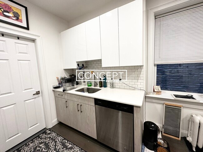 Photo - 31 Temple St Unit 2F