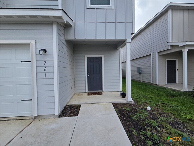 Photo - 761 Greenway Trl