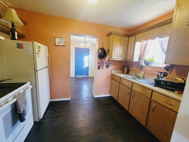 Photo - 1121 Bennett St