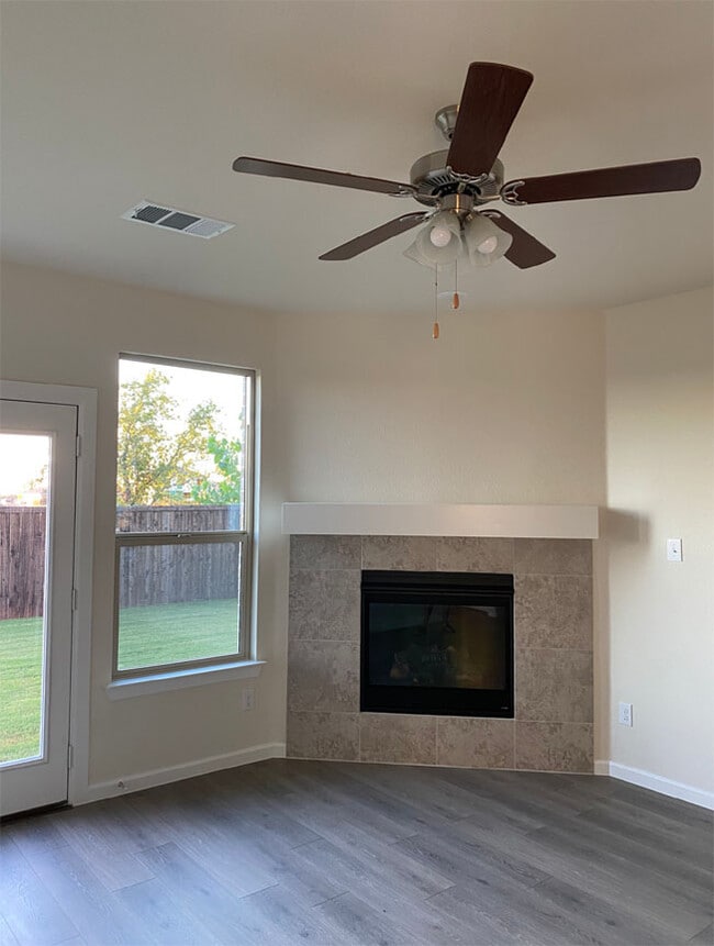 Photo - 1008 Mosby Ln
