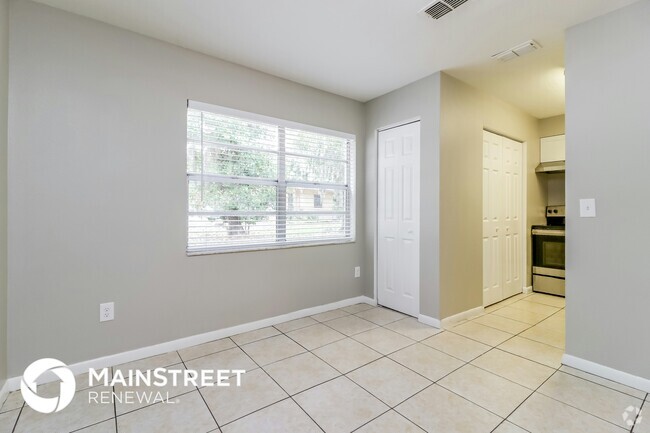 Building Photo - 6810 N 18th St Rental