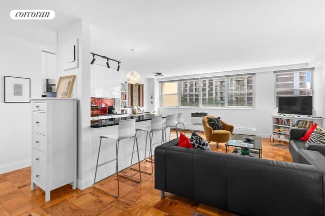 Building Photo - 75 Henry St Rental
