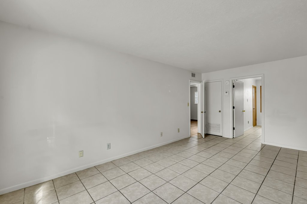 Photo - 419 10th St S