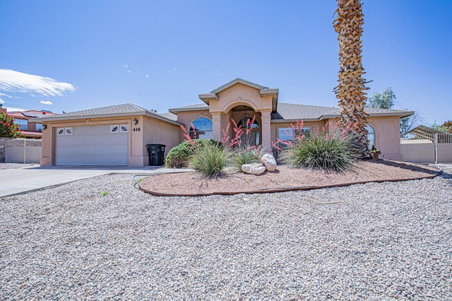 4 Bedroom 2 bath Beautiful Home with a pool! - 4 Bedroom 2 bath Beautiful Home with a pool!