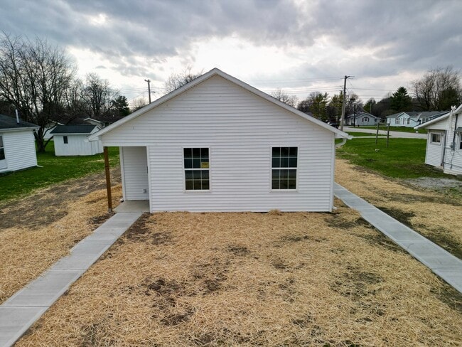 Photo - 836 Maple St
