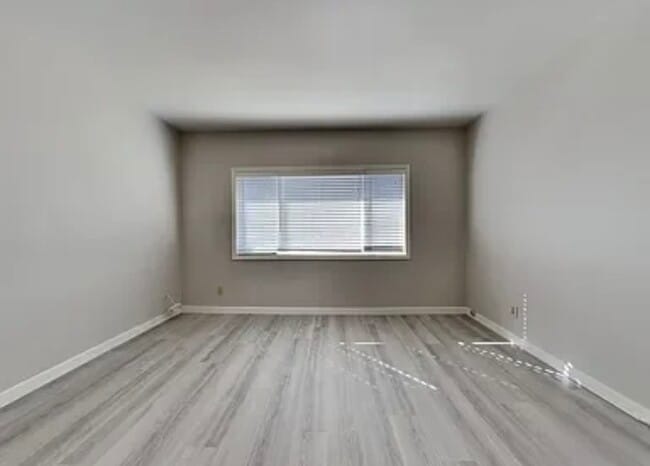 Photo - 2518 Hastings Way