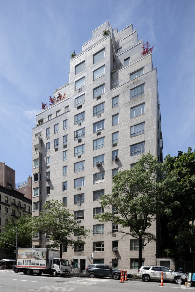 Photo - 15 E 91st St