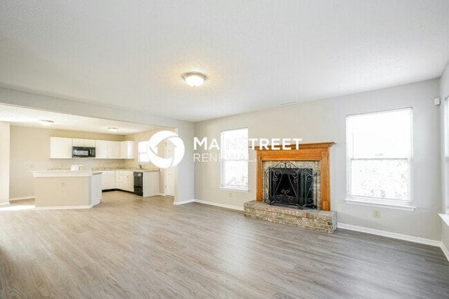 Photo - 4 Bedroom Pet-Friendly Home in Indianapolis, IN with Main Street Renewal