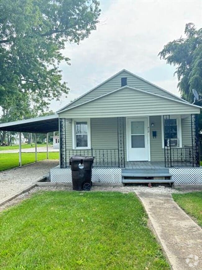 Building Photo - 418 N High St Rental