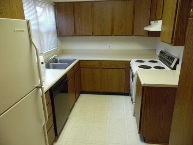 Photo - 3 Bedroom, 1.5 Bathroom Quadra-Plex