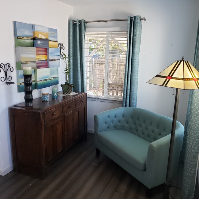 Photo - 460 N 11th St