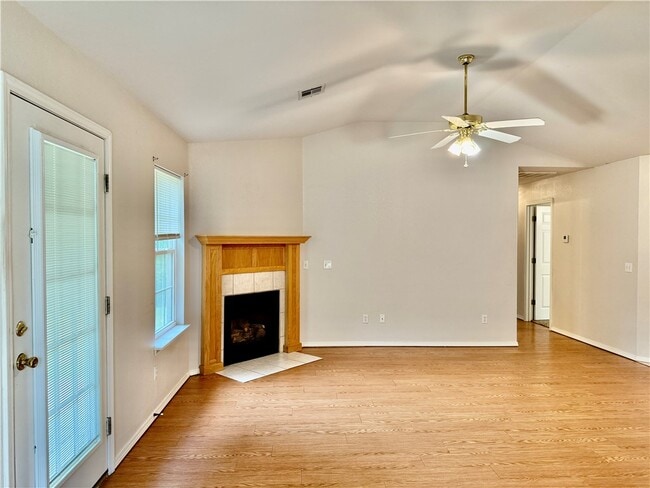 Photo - 15 Pennine Ln