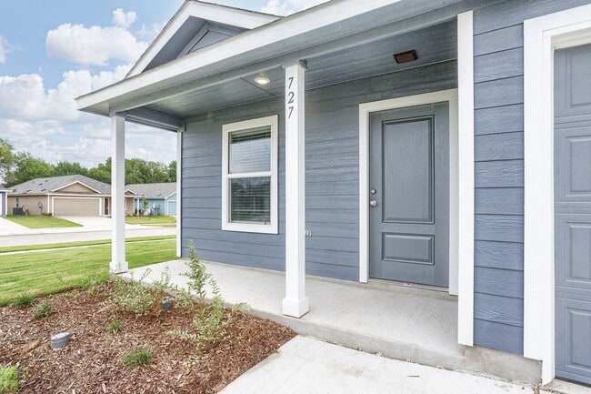 Photo - 727 Ginkgo Wy