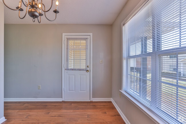 2BR, 2BA - 1,200 SF