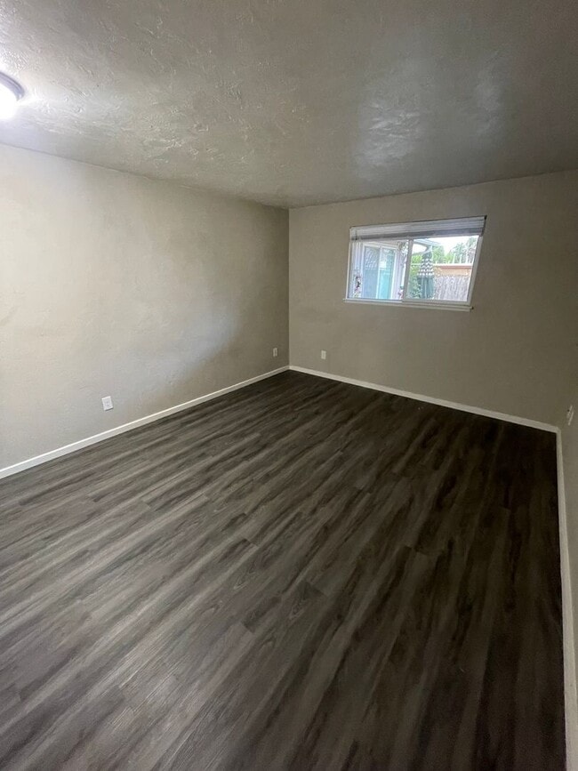 Photo - Pet Friendly 2 Bedroom in Lebanon! Unit #4