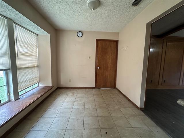 Photo - 305 Marriott Ln