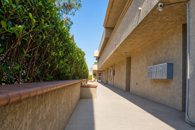 Centinela Luxury Investments Group LLC