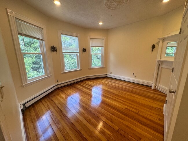 Photo - 64 Fisher Ave Unit 3R