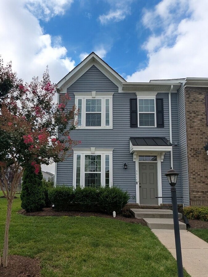 Beautiful 3 Bedroom 3 Bath Townhome for Rent - Beautiful 3 Bedroom 3 Bath Townhome for Rent