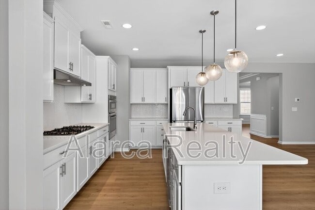 Photo - 256 W Waterlynn Rd