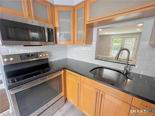 Photo - 35 Seaside Ave Unit APT 35