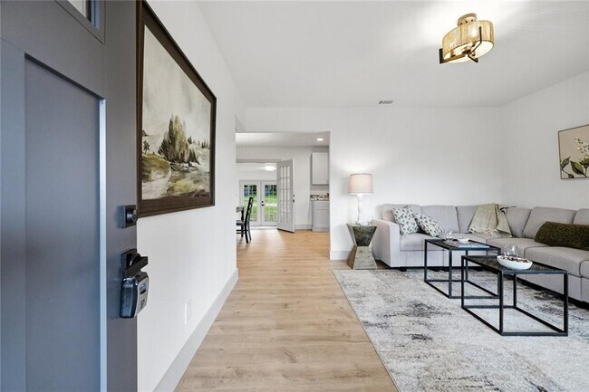 Photo - 1079 Fairview Rd NW