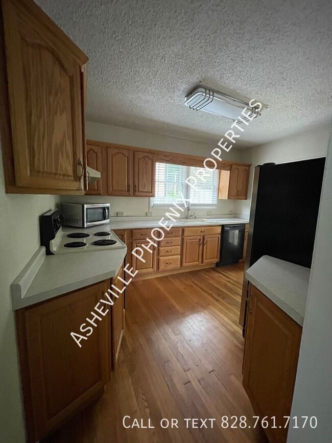 11 Enka Oak St
