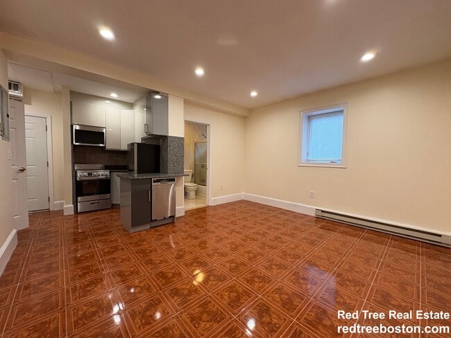 Building Photo - 69 Babcock St