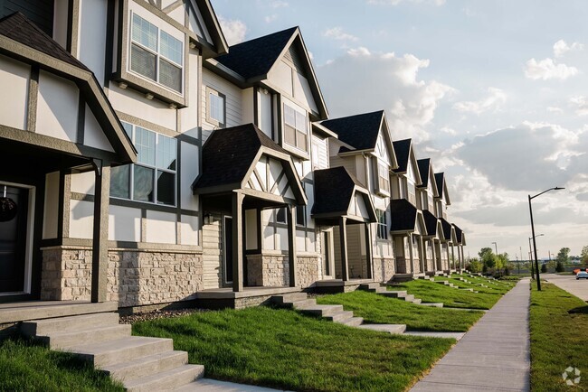 Building Photo - Chalet at Prairie Trail Rental