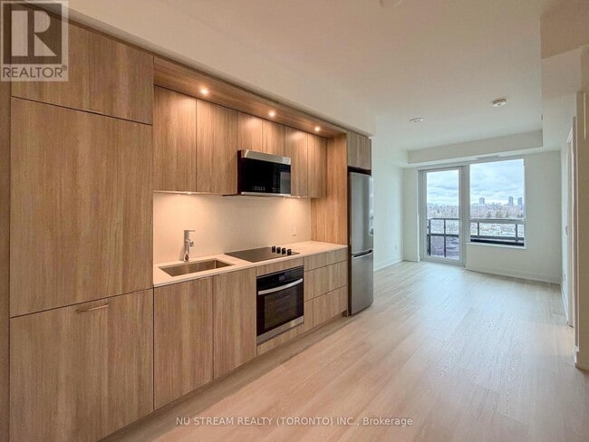 Photo - 60 Central Park Roadway Unité 1110