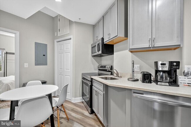 Photo - 133 7th St SE Unit 3