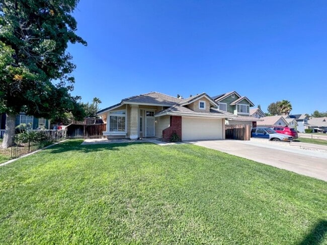 Photo - 3 Bedroom SINGLE STORY home located in Murrieta for LEASE!