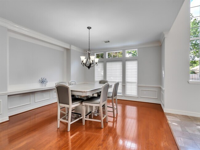 Photo - 4807 Andover St