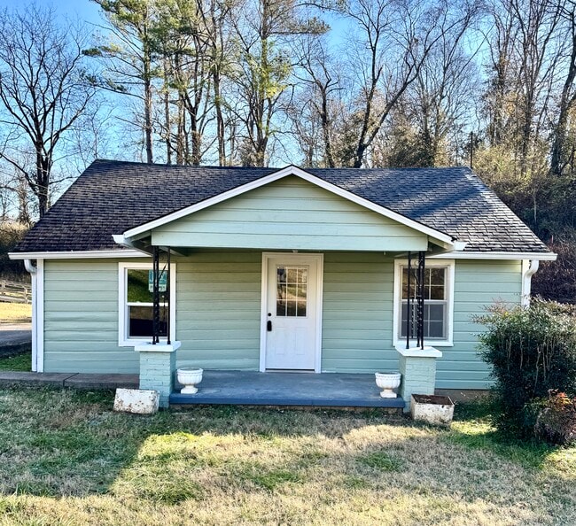 Building Photo - 833 Cumberland Dr Rental