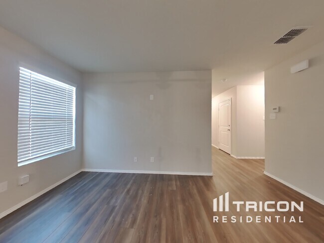 Photo - 460 Blue Crow Ln
