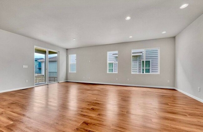 Photo - 8911 Eagle River St