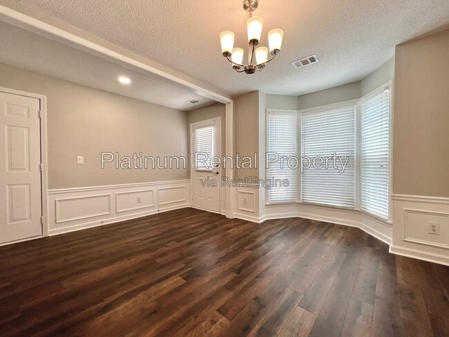 Photo - 2813 Priestcliff Dr SE