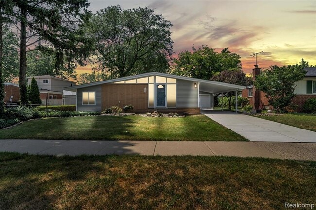 Building Photo - 229 Redwood Dr Rental