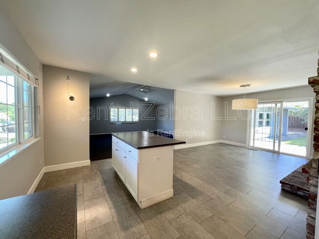 Photo - 626 Huntleigh Dr