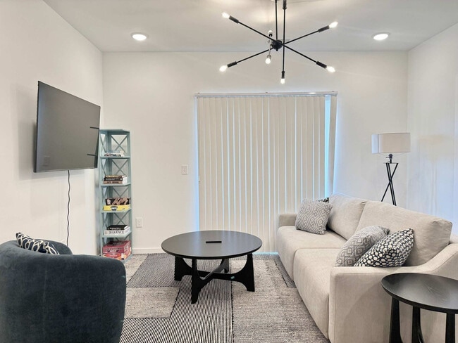 Photo - 525 Parkway Dr NE Unit ID1299411P