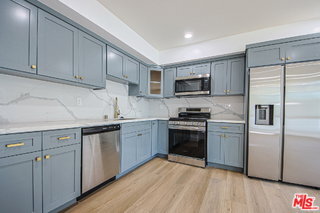 Photo - 10801 Kling St