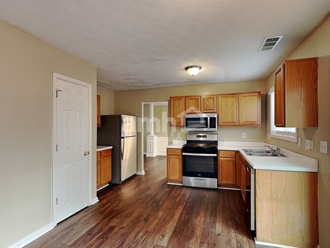 Photo - 1633 Sparrow Wood Ln SW