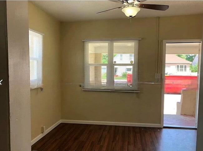 Photo - 1411 E Orman Ave