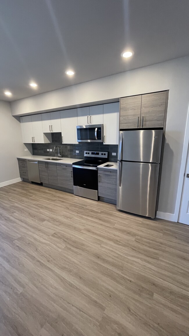 Building Photo - 5941 NE 2nd Ter Unit S Rental