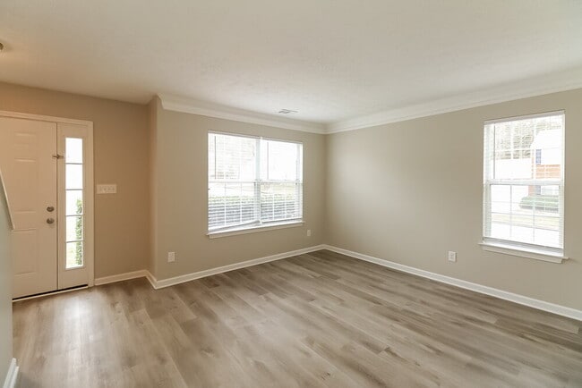 Photo - 100 Old Surrey Ct