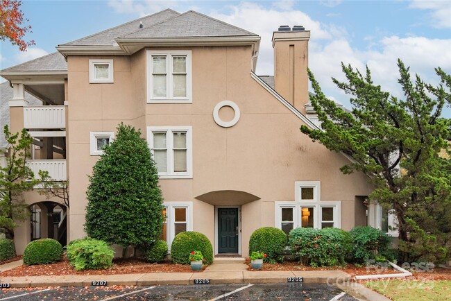 Building Photo - 9205 Ravenwing Dr